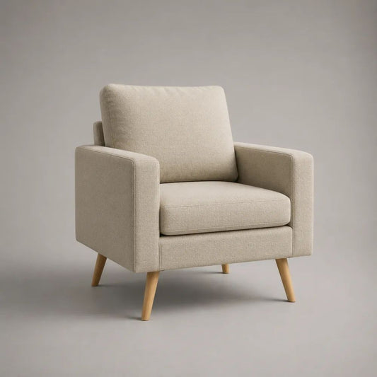 Poltrona monoposto beige in tessuto con piedini in legno naturale e braccioli, 78 x 80 x 82 cm